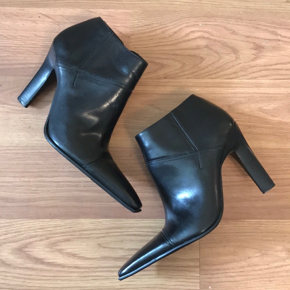 Cathy Jean Shoes - 💚Stylish Black boots NWT